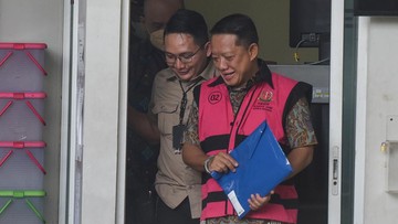 BREAKING: Febrie Adriansyah Berompi Pink Diborgol, Dibawa ke Kejagung