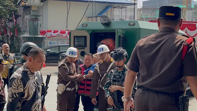 Febri Jalani Pemeriksaan Perdana sebagai Tersangka di Kejagung