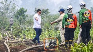 Presiden Prabowo Tinjau Langsung Titik Karhutla di Pontianak