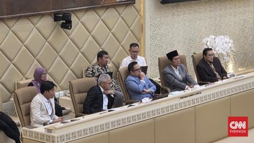 BREAKING: Komisi II DPR Kaji Putusan MK soal Ijazah Gibran