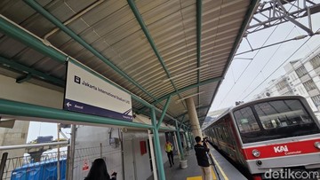 JPO Stasiun JIS Ditutup Saat Konser The Weeknd
