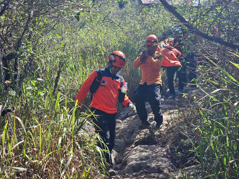 Pendaki Remaja Karanganyar Tewas Jatuh ke Jurang Gunung Sumbing