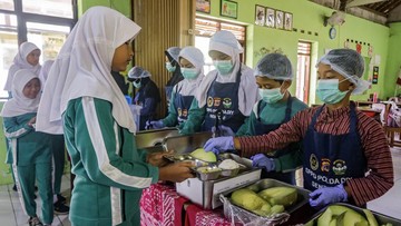 BREAKING: Uji Coba MBG Sistem Prasmanan Dimulai, Makanan Kini Lebih Hangat