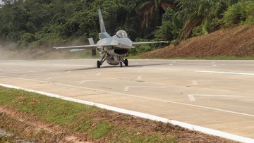 BREAKING: TNI AU Kaji Jalan Tol Jatim Jadi Landasan Darurat Pesawat