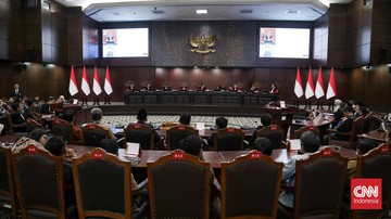 BREAKING: 9 Hakim Konstitusi Diadukan ke MKMK Imbas Perkara Gibran