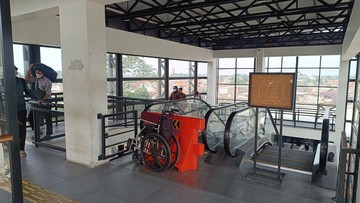 Eskalator Stasiun Bojonggede Mati Setahun, Penumpang KRL Mengeluh