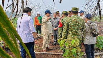 Prabowo Turun Langsung ke Kalimantan, Beri Arahan Penanganan Karhutla
