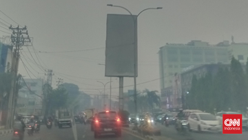 BREAKING: Asap Pekat Kepung Palembang, Jembatan Ampera Hilang dari Pandangan