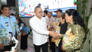 BREAKING: Kemenko Pangan Salurkan 5 Kg Beras di Manado