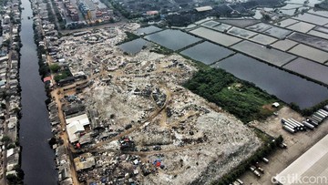 DLH Sanksi 11 Perusahaan Buang Sampah ke TPS Liar Jakarta