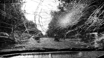 Subaru Terbakar Usai Tabrak Truk di Tol Serpong-Cinere, Dua Orang Luka