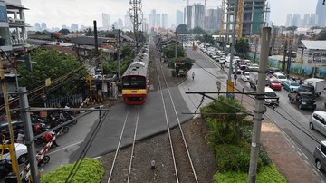 BREAKING: Siswi SMA Tewas Tertabrak KRL di Stasiun Jurangmangu