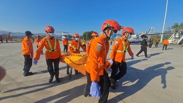 Jenazah Relawan Gempa NTT Berhasil Dievakuasi Tim SAR Gabungan