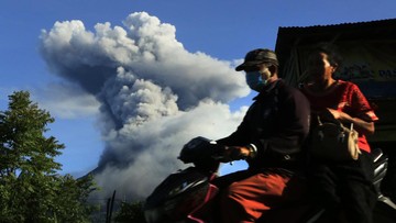 BREAKING: Gunung Sinabung Erupsi, Kolom Abu 3.500 Meter