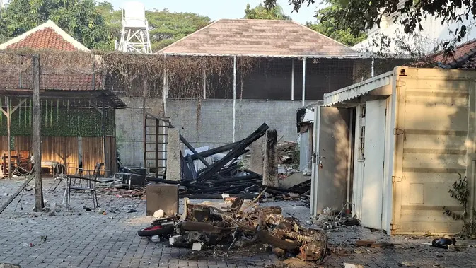Motor Dibakar Massa, Bentrokan Pecah di Menteng Jakpus
