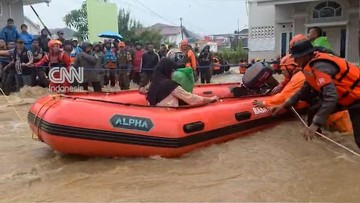 BREAKING: Banjir Bandang Hantam Padang, Warga Dievakuasi