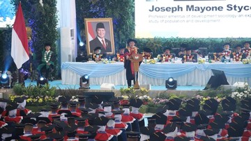BREAKING: IPDN Cetak 45 Doktor Baru, Tito Pimpin Wisuda 1.404 Lulusan