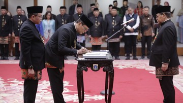 BREAKING: Pramono Lantik 7 Pejabat Pratama DKI untuk Perkuat Organisasi