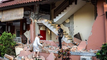 BREAKING: Turis Norwegia Selamat dari Runtuhan Dinding Hotel Jayakarta Flores