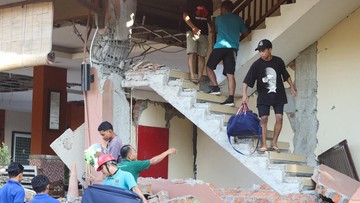 BREAKING: Ratusan Rumah Rusak Gempa NTT, BNPB Perintah Warga Lapor Sekarang