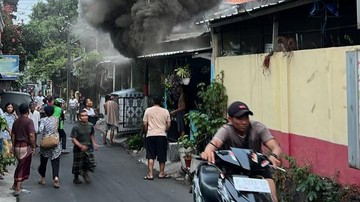 Kebakaran Hebat Rumah di Ciracas Api dalam 60 Menit