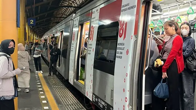 KRL Lintas Bogor Tertahan di Gondangdia, Perjalanan Terganggu