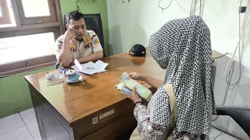Pengemis di Menara Kudus Raup Rp540 Ribu Sehari, Warga dan Peziarah Resah