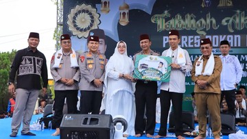Kapolda Riau Hadiri Tabligh Akbar UAS di Rohil