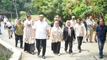 Andre Rosiade Kunjungi SMA 1 Sumbar, Dukung Perbaikan Sekolah dan Bagi Komputer