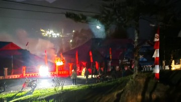BREAKING: Massa Bakar 7 Kantor Pemda di Puncak, Papua Tengah
