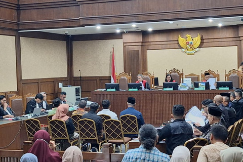 BREAKING: Saksi Akui Berangkatkan 2 Jemaah Nyamar Petugas Haji, Tarif Rp250 Juta