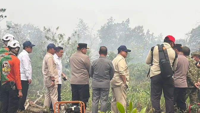 Prabowo Tinjau Langsung Karhutla di Kalimantan Barat