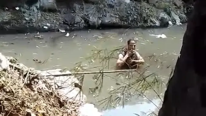 WNA Aljazair Dievakuasi dari Danau Sunter Setelah 3 Jam Berendam untuk Ritual