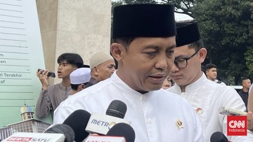 Raja Juli Antoni Bungkam Ditanya Dugaan Uang S$14 Ribu dari Bupati Kuansing