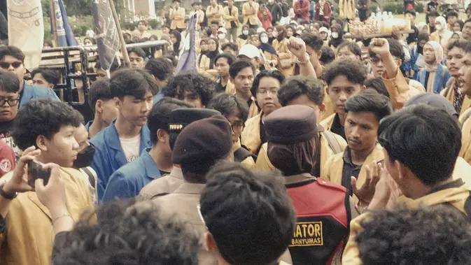 Ribuan Mahasiswa Unsoed Demo Tuntut Rektor Mundur
