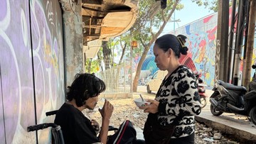 Oneng Setop Mengemis, Kini Jualan Berkat Bantuan Kemensos