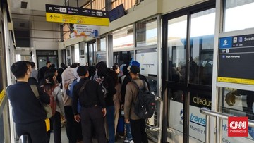 Galian di Ciledug Raya Bikin Transjakarta Koridor 13 Terlambat