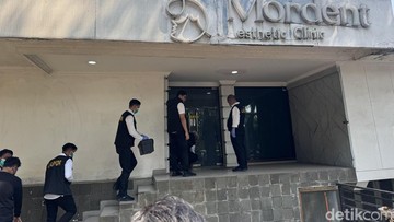 Pria Meninggal Misterius di Depan Klinik Mordent Jaksel