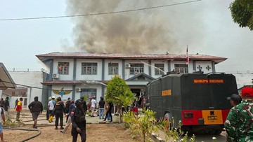 BREAKING: Lapas Merauke Diduga Dibakar Usai Razia HP, Napi Kabur