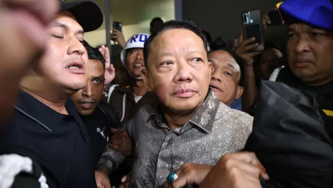KPK Resmi Tahan Mantan Jampidsus Febrie Adriansyah