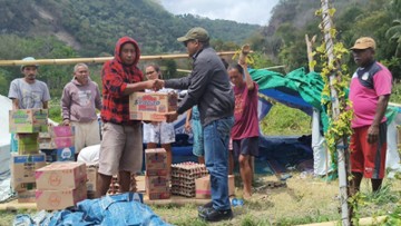 KemenHAM Kirim Bantuan Sembako dan Terpal untuk Korban Bencana Flores
