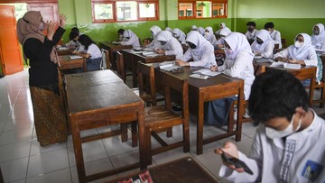 Jabar Incar SPP SMA/SMK Lagi, Keluarga Mampu Harus Bayar