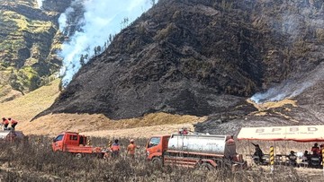 BREAKING: Kebakaran Bromo Capai 176 Hektare, Helikopter Dikerahkan