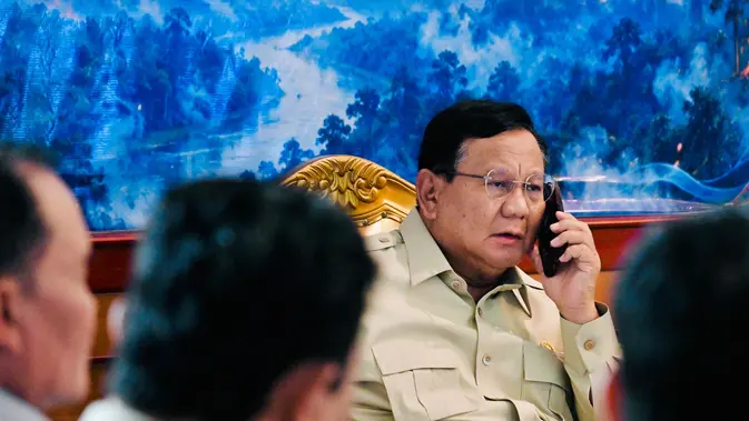 Saat Rapat Darurat Karhutla, Prabowo Sempat Angkat Telepon