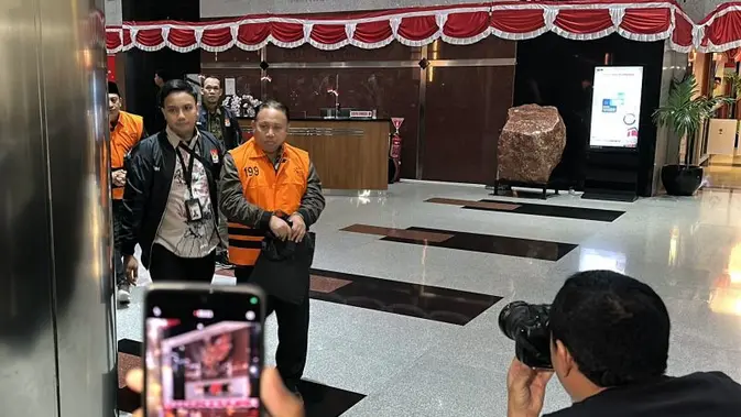 BREAKING: Rektor Unsoed Prof Akhmad Sodiq Tersangka Korupsi KPK