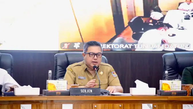 Sekjen Tomsi Tohir Pimpin Rapat Darurat Percepat 3 Juta Rumah