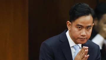 BREAKING: Fraksi DPR Bereaksi Usul Pansus Ijazah Gibran
