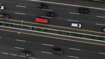 Polda Metro Warning: Waspada Lane Hogger di Tol, Bahaya Mengintai!