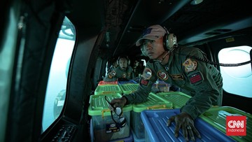 TNI AU Terus Salurkan Bantuan Logistik ke Warga Terdampak Gempa NTT