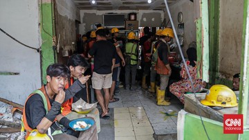 BREAKING: Warga Bertahan di Tengah Penertiban Paksa di Karet Tengsin